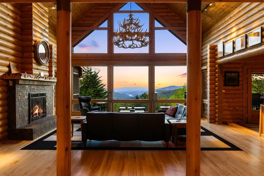 Vid Last Lodge | Vacker 3BR Pet Friendly Log Home w / badtunna och bekvämligheter! - Image 1