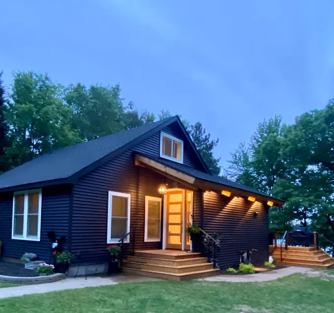 Northwoods Retreat Lakefront- sleeps up to 12 w/deck & firepit! Gorgeous views! - Image 1
