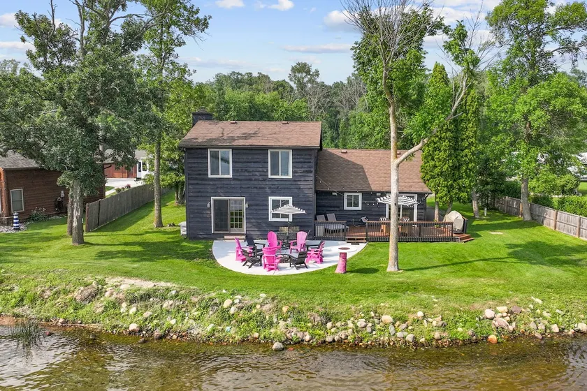 Lazy Fish Lodge - Image 1