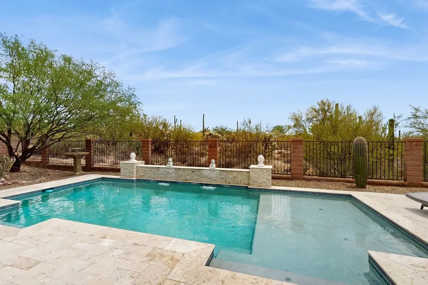 Gorgeous 2BR Mountainview | Chef's Kitchen - Image 1