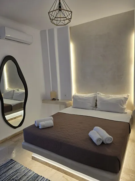 Fira Economic Sea View Family Apartment III - Image 1