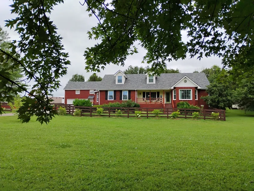 The Red Fox Inn-Suite Retreat-Minutes to Nashville - Image 1