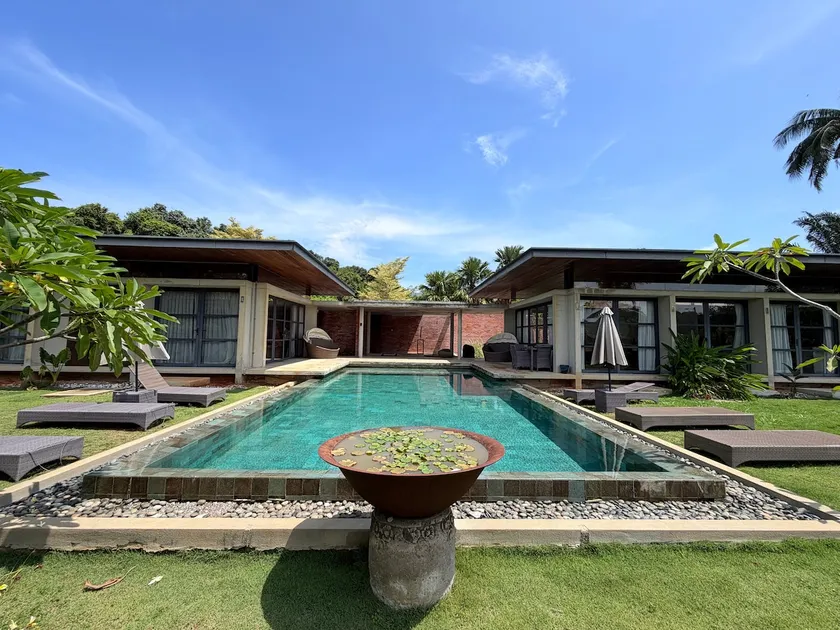Laman Villa - luxury living by the sea - Image 1