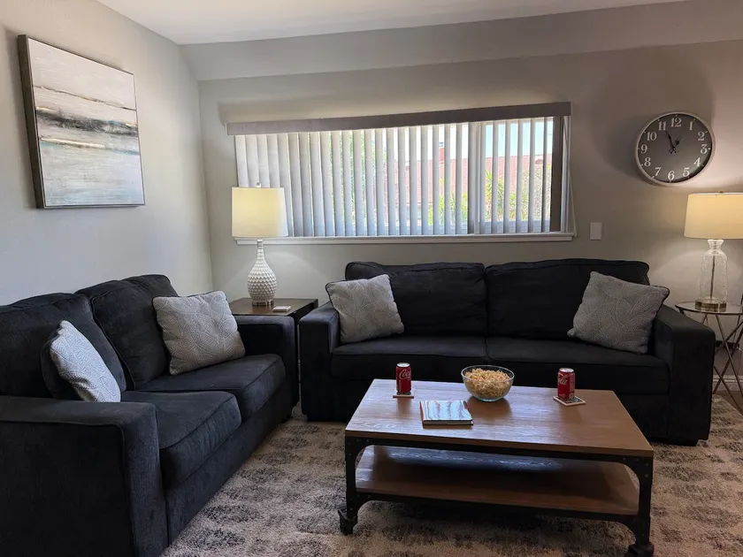 Citrus Tree Retreat 2 BR Sleeps 6 Near LA & Malibu - Image 1