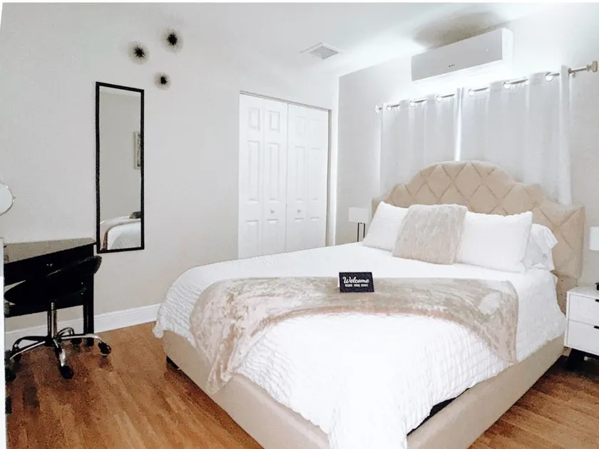 Private Equestrian Retreat Suite - Image 1