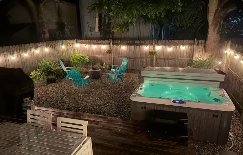 Beach Retreat | Hot Tub, Beach Tags & Bikes - Image 1