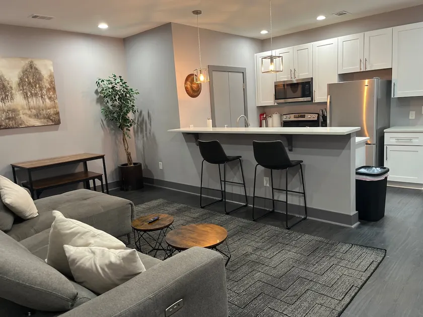 3.4 mins from Airport, Marta, & restaurants - Image 1
