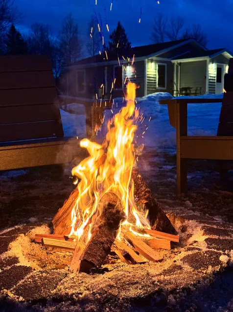 Outdoor Oasis w/hot tub and fire pit - Image 1