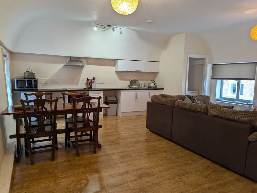 Whole flat in Historic Building - Image 1