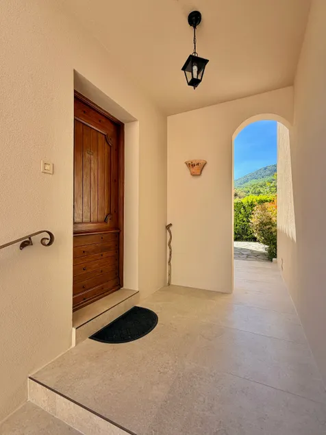 Seasonal rental of a detached villa in Corte - Image 1