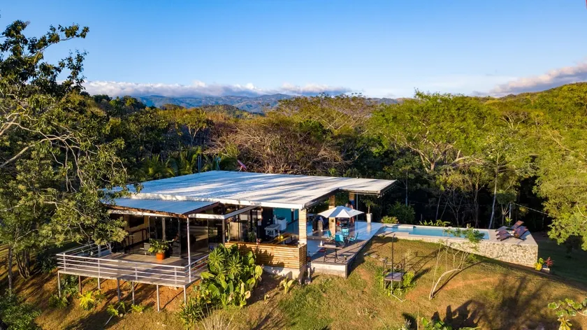 Mountain house + pool and stunning views - Image 1
