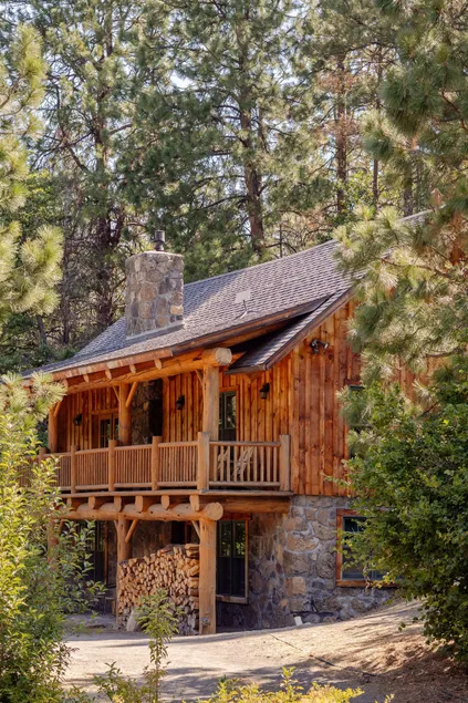 Unique Lodge on private White River - Image 1