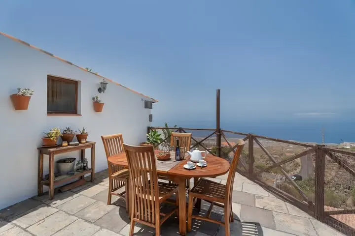 A nice house with a spectacular ocean view - Image 1