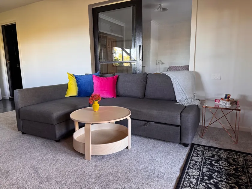 The North Nest. Lorne unit 100 mts from the beach. - Image 1