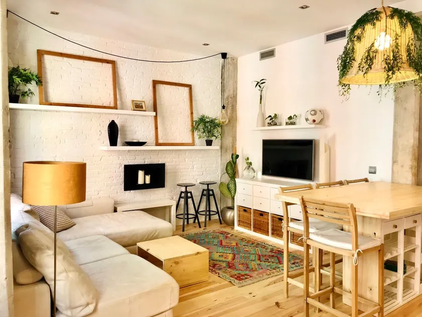 Stylish & Cozy Flat in heart of Ruzafa, Valencia - Image 1
