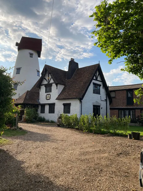 2 bedrooms. 200 Year Old Barn next to Windmill. - Image 1