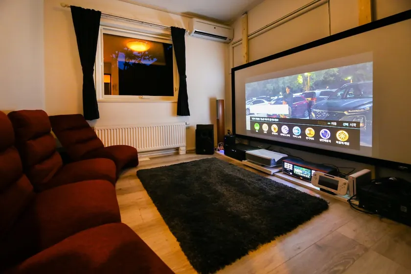 【Private Karaoke】Entire Home｜Free Parking - Image 1