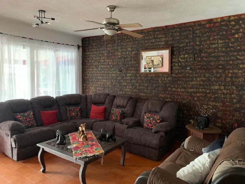Comfortable and cool downtown house - Image 1