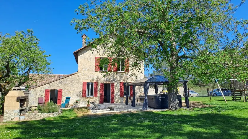 Casa con 2 camere da letto magnificamente restaurata con piscina privata e barbecue. - Image 1