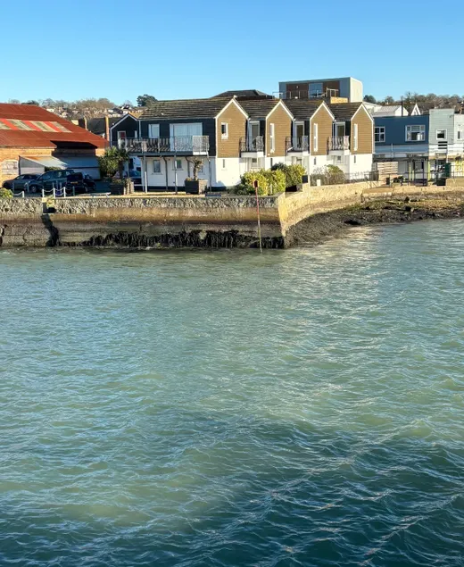 Riverside Mews is ideally located with sea views. - Image 1