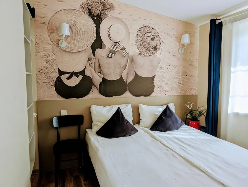One-bedroom apartment next to bicycle path and sea - Image 1