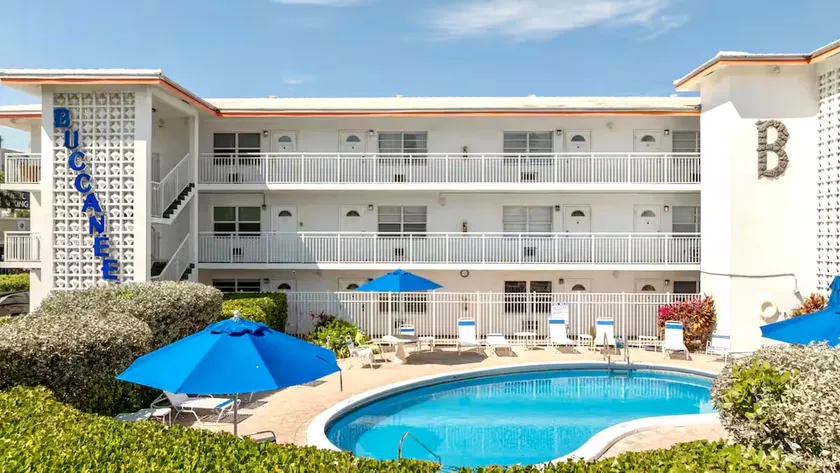 The Island Nest, Behind Wyndham Resort on Beach! - Image 1