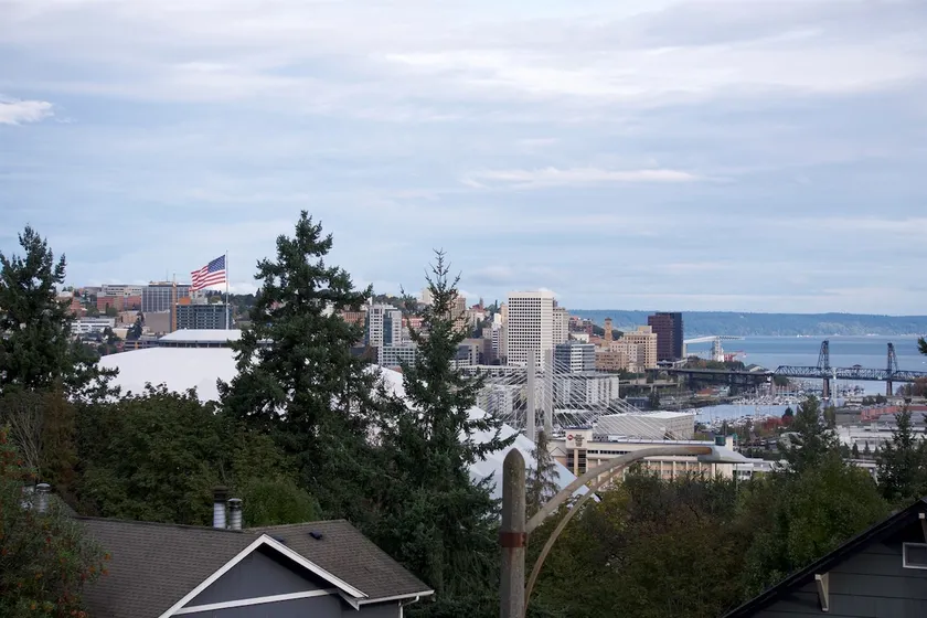 Quiet condo Steps to Tacoma Dome~Bay & City VIEWS! - Image 1