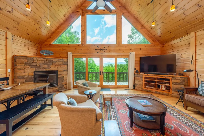 Sweetwood Lodge: 3 sovrum, 3 BA stuga / bungalow i Old Fort, 6 sovplatser - Image 1