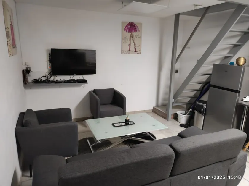 2-star house. Pro & Cure: Air conditioning, Fiber - Train station/Spa - Image 1