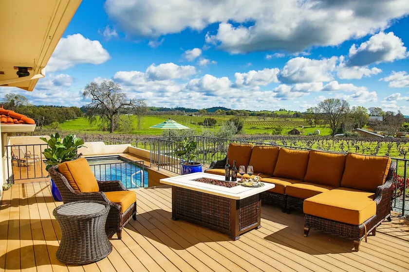 NEU! Working Vineyard mit eigenem Pool in Plymouth! - Image 1