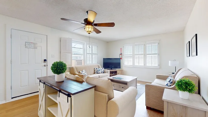 Spacious Beach Block Home: 3 Beds/2 Baths, Front Porch w/ Furniture Included - Image 1