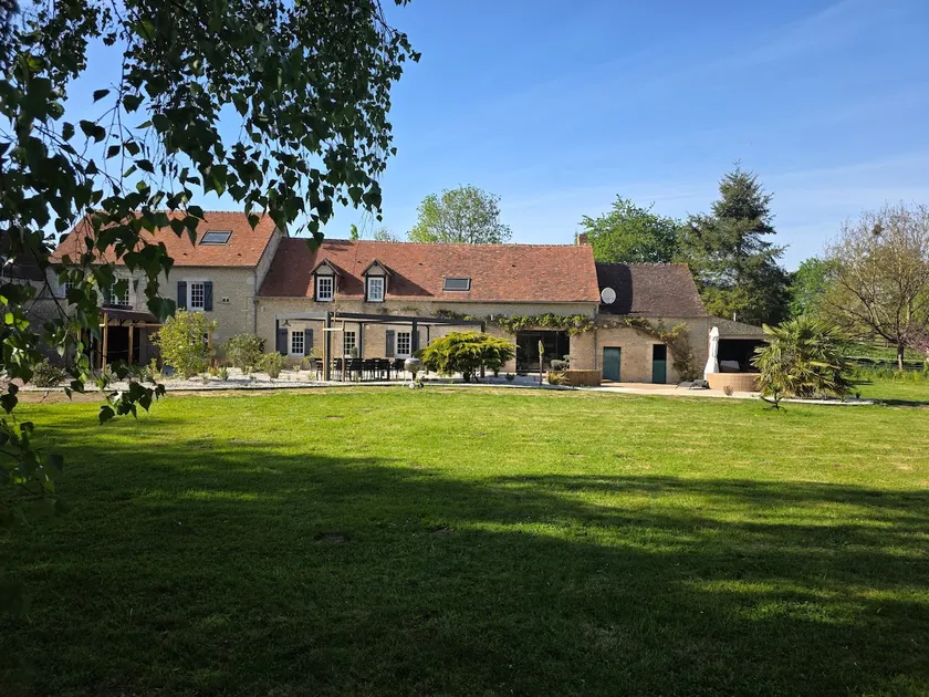 Stunning 1816 stone villa 2.5 hours from Paris - Image 1