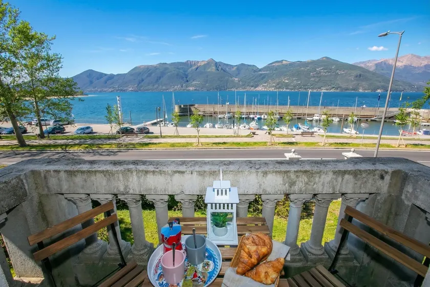 Residenza Gardenia - Lake View Balcony Apartment in Luino Center - Happy Rentals - Image 1