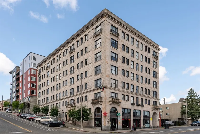 Modern Elegance in the Heart of Downtown Tacoma King Bed Parking AC - Image 1