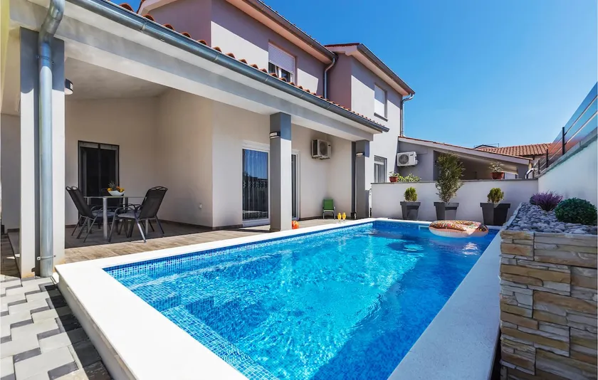 Beautiful Home In Skatari - Image 1