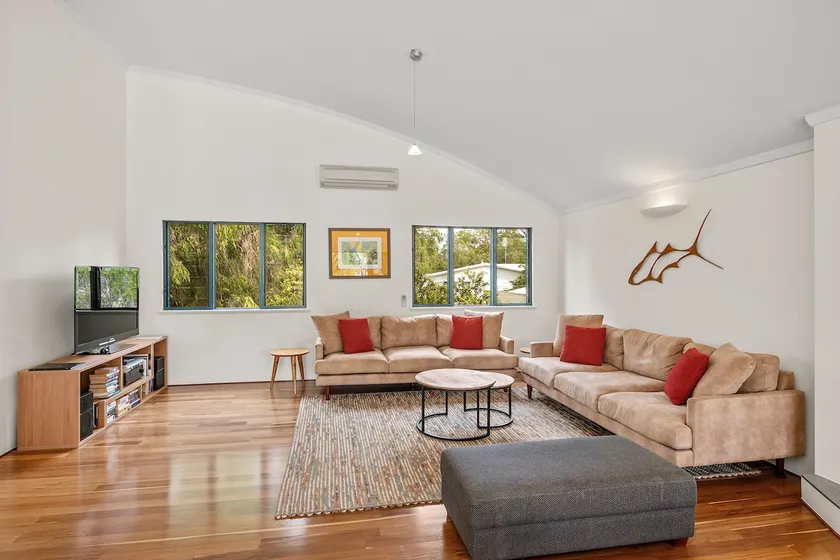 Quindalup Boathouse - Image 1