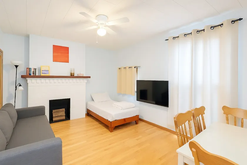 Private 2-Bedroom – Kitchen, Bath, Own Entrance - Image 1