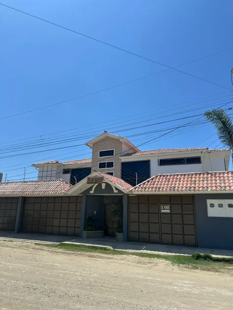 Spacious ground floor apartment in Salinas - Image 1