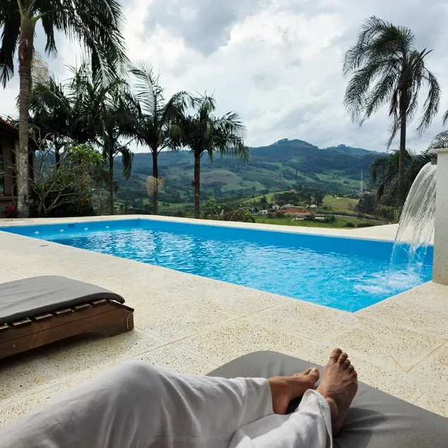 Heated Pool, Fireplace, 4 bedrooms, 120 km from SP - Image 1