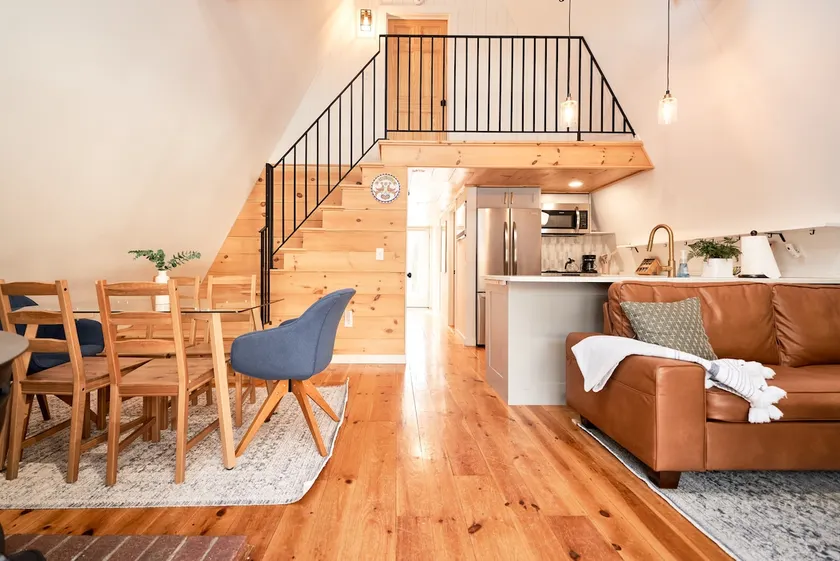 Cozy a-frame: New kitchen, mins to hiking + skiing - Image 1