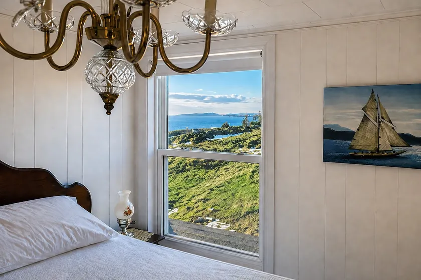 Wake Up to the Ocean | Biscuit Box | Cozy Bay Stay - Image 1