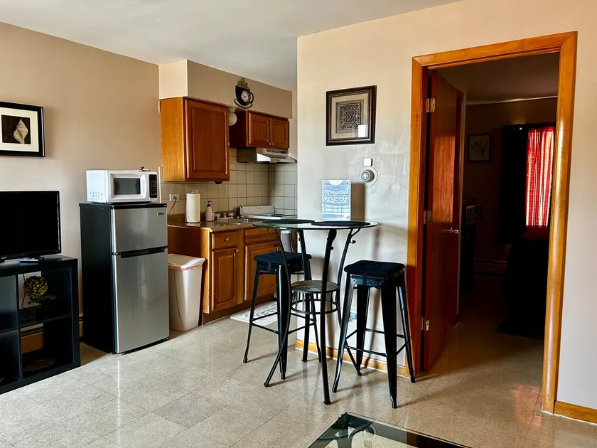 Cozy Suite 308 - Image 1