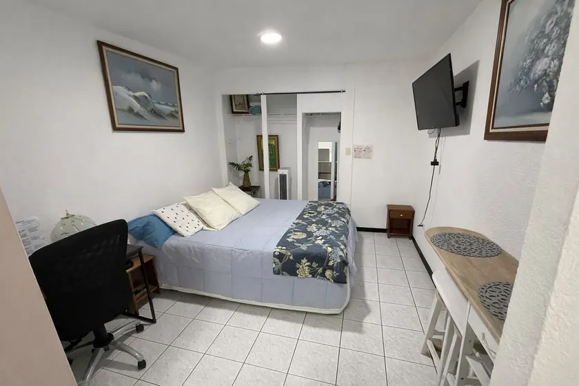 Strategic airport SJCR wifi a/c parking/bathroom - Image 1