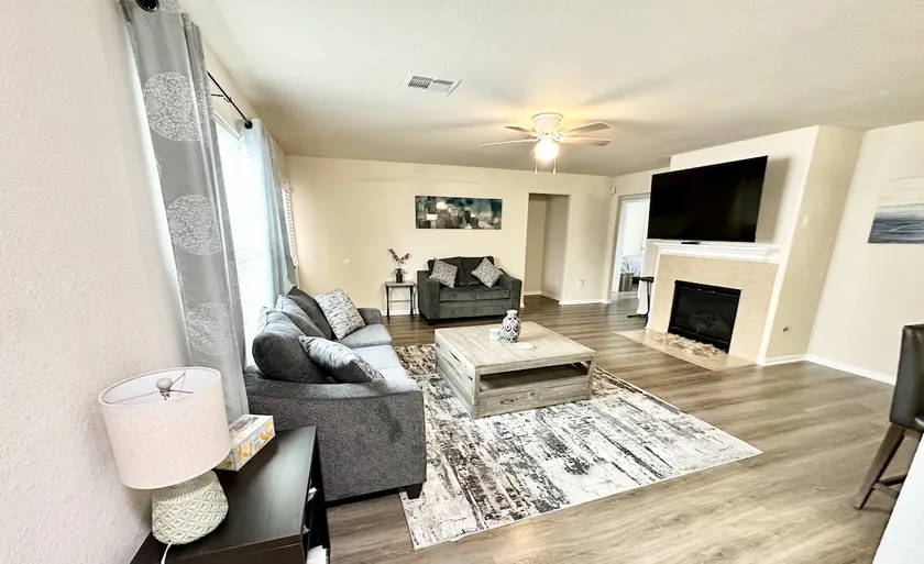 Cozy 3BR/2BA One-Story Home Katy, Energy Corridor - Image 1