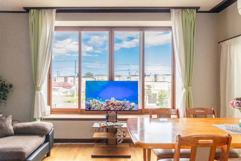 Sleeps 6! Entire House, 105㎡, 2 mins to Tram - Image 1