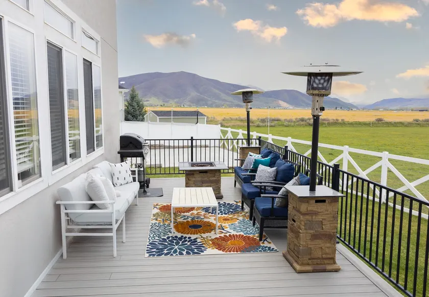 Mountain Home- Sleeps 16- Hot tub, Views, Pickleball, Family Friendly - Image 1