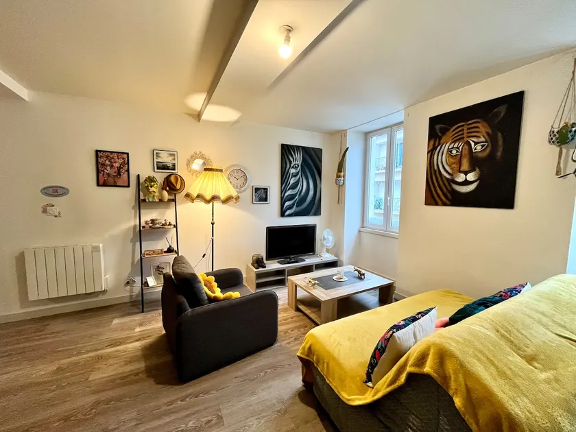 2 large double beds, terrace access - Image 1
