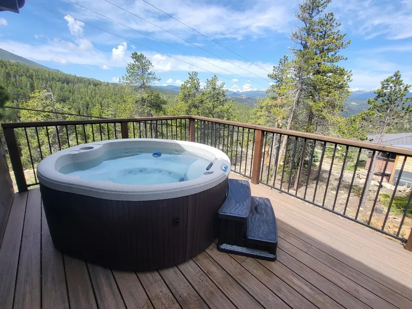Hot tub and seclusion at Stone Cliff Cabin! - Image 1