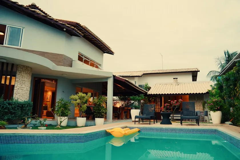 5 suites, a 3-minute walk to the best beach in Guarajuba. - Image 1