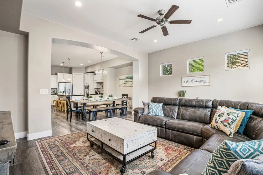 Coral Ridge 2076, Near Golf Course, Community Pool - Image 1